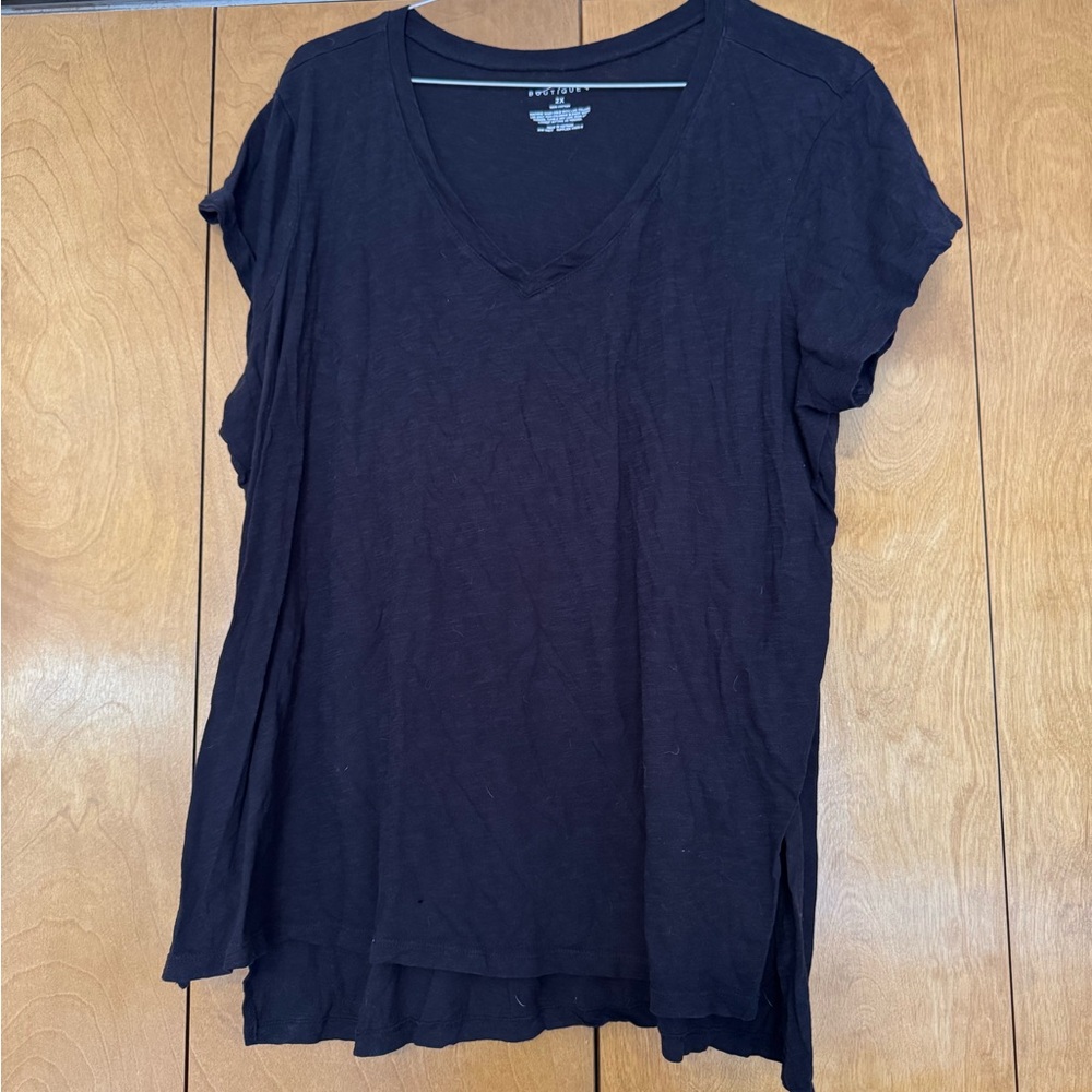 CLEARANCE Universal Thread Black Short Sleeve V-Neck Tee